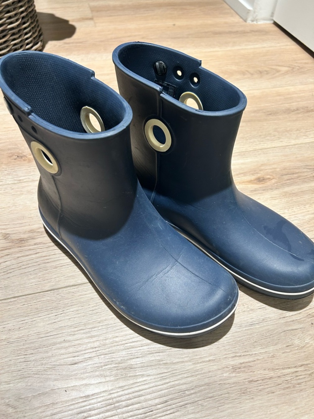 CROCS Navy Rainboots size w9